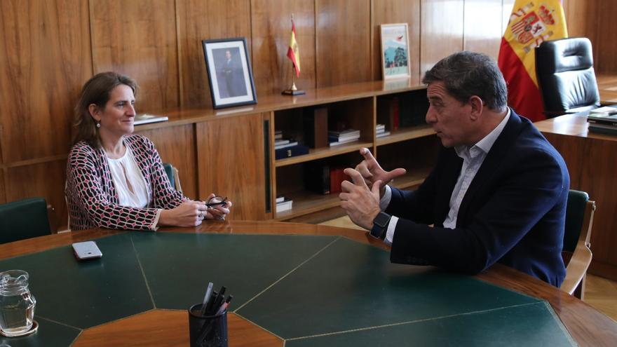 Transición Ecológica abre la puerta a salvar los parques eólicos pendientes para Alcoa