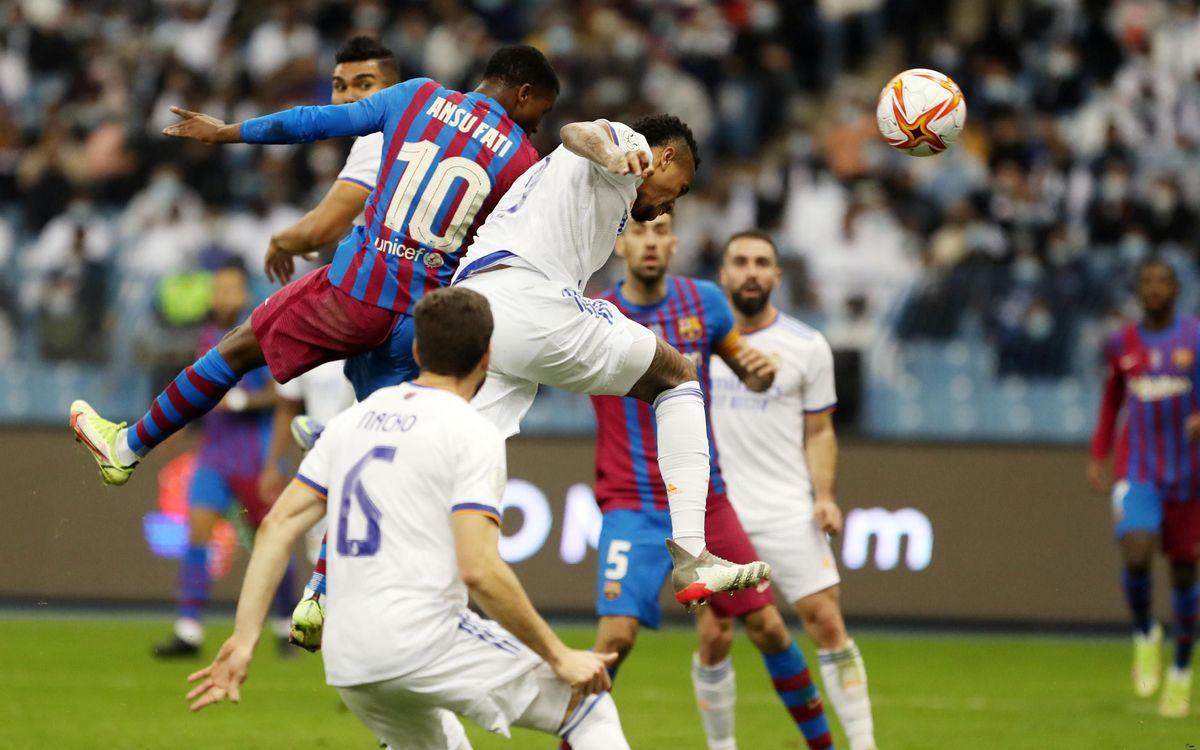 Ansu Fati se adelanta a Militao para cabecear el 2-2 al Madrid en la Supercopa de España.