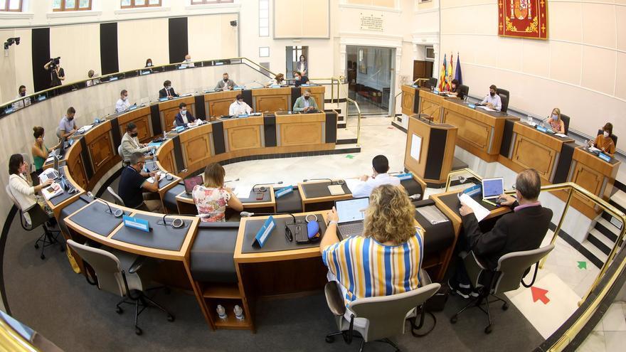 Acercamiento en la Diputación con el presupuesto, divorcio total por el recorte al trasvase del Tajo