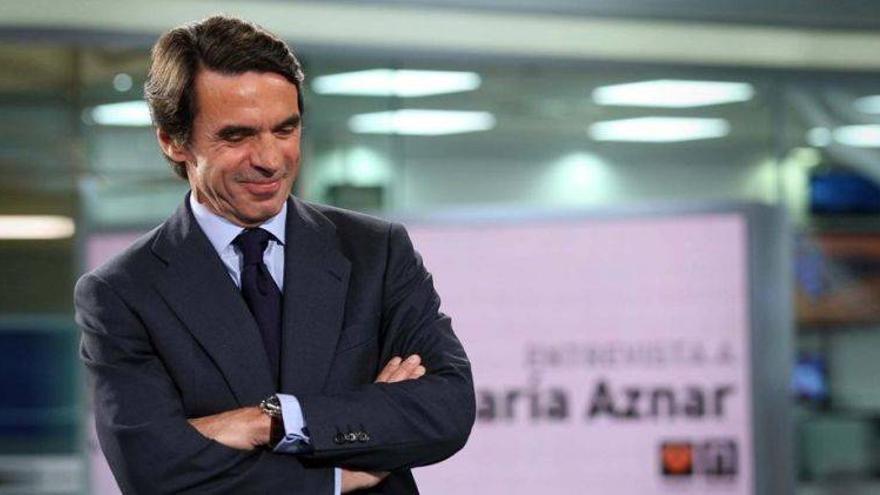 Aznar dice que nunca ha percibido más retribuciones que las que ha declarado