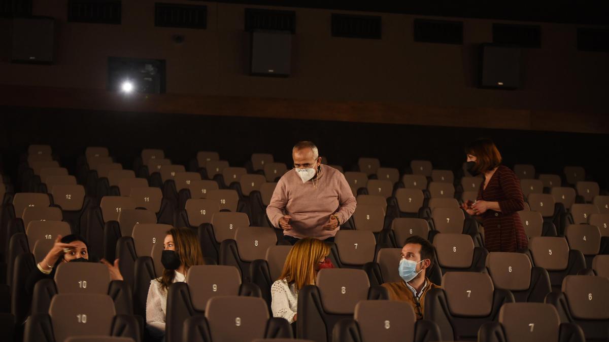 Espectadores en una de las salas de los cines Axion de Córdoba.