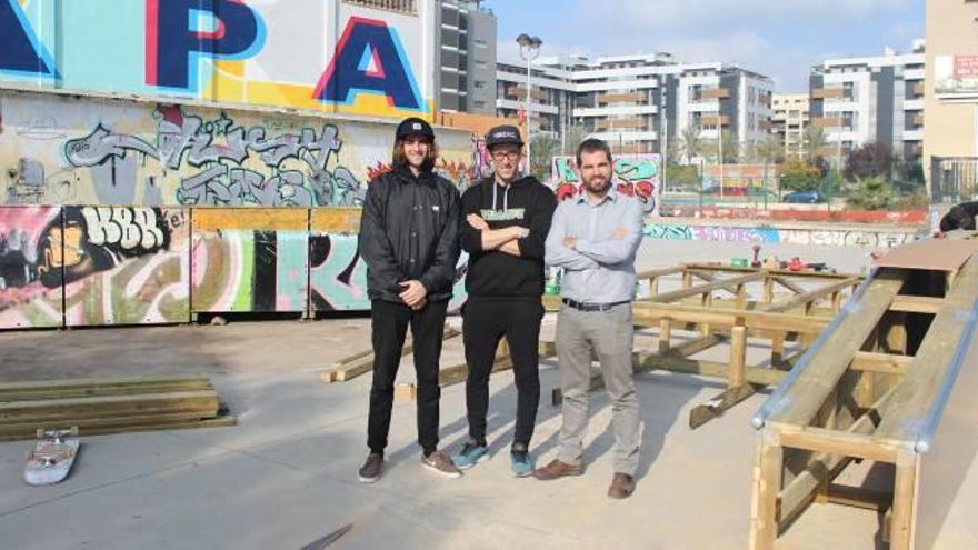 Grapa disfruta del nuevo «skatepark»