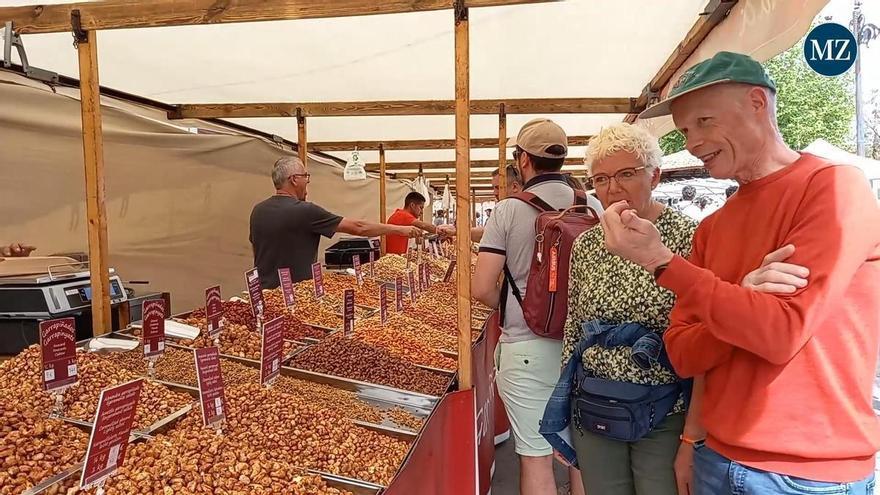 Frühling auf Mallorca: So wuselig geht es Ende April auf dem berühmten Wochenmarkt in Sineu zu
