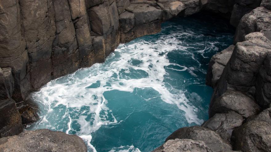 Peligrosa piscina natural en Canarias