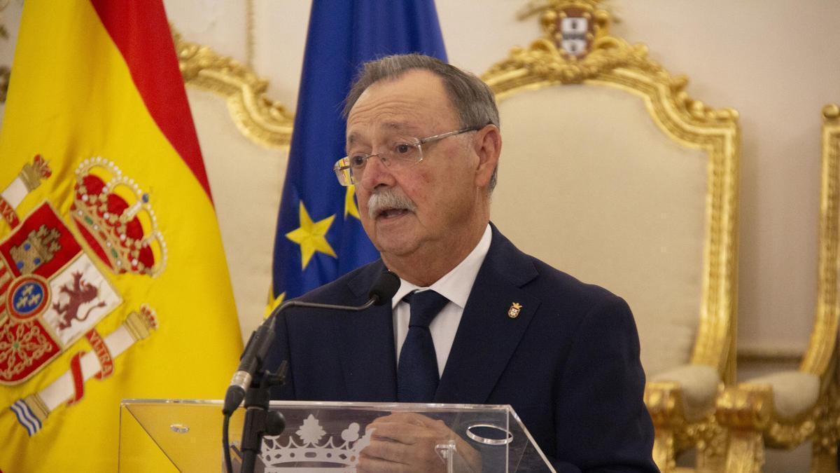 Vivas y Gamarra exigen la expulsión de «todos» los migrantes a Marruecos y el envío de más policías a Ceuta