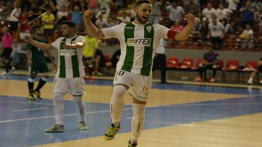 Manu Leal sella su continuidad con el Córdoba CF Futsal