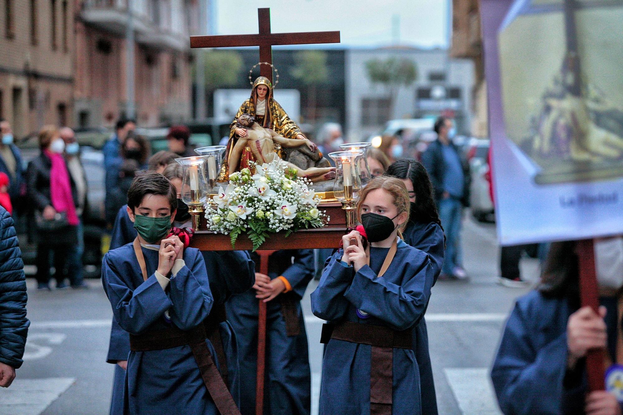 Las imágenes de la procesión infantil y juvenil de la Semana Santa de Vila-real