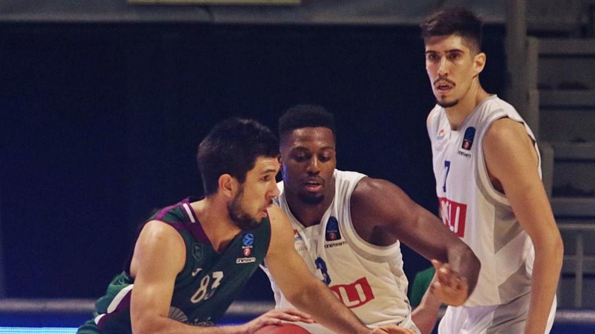 El Unicaja ganó por 4 puntos al Buducnost en el partido de la primer vuelta en Málaga.