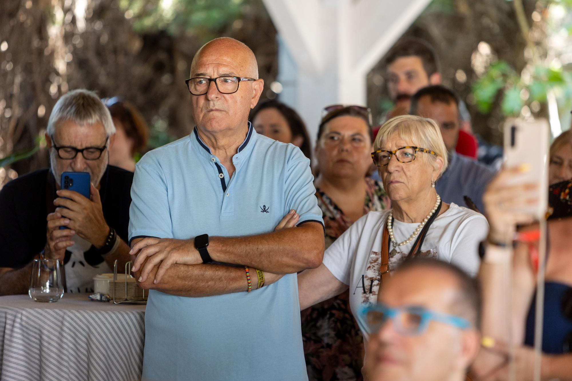 David Olivares exhibe músculo con un multitudinario acto público para presentar su candidatura a la Federació de Hogueras