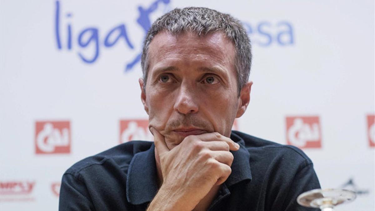 Joaquín Ruiz Lorente en su presentación como entrenador del CAI Zaragoza