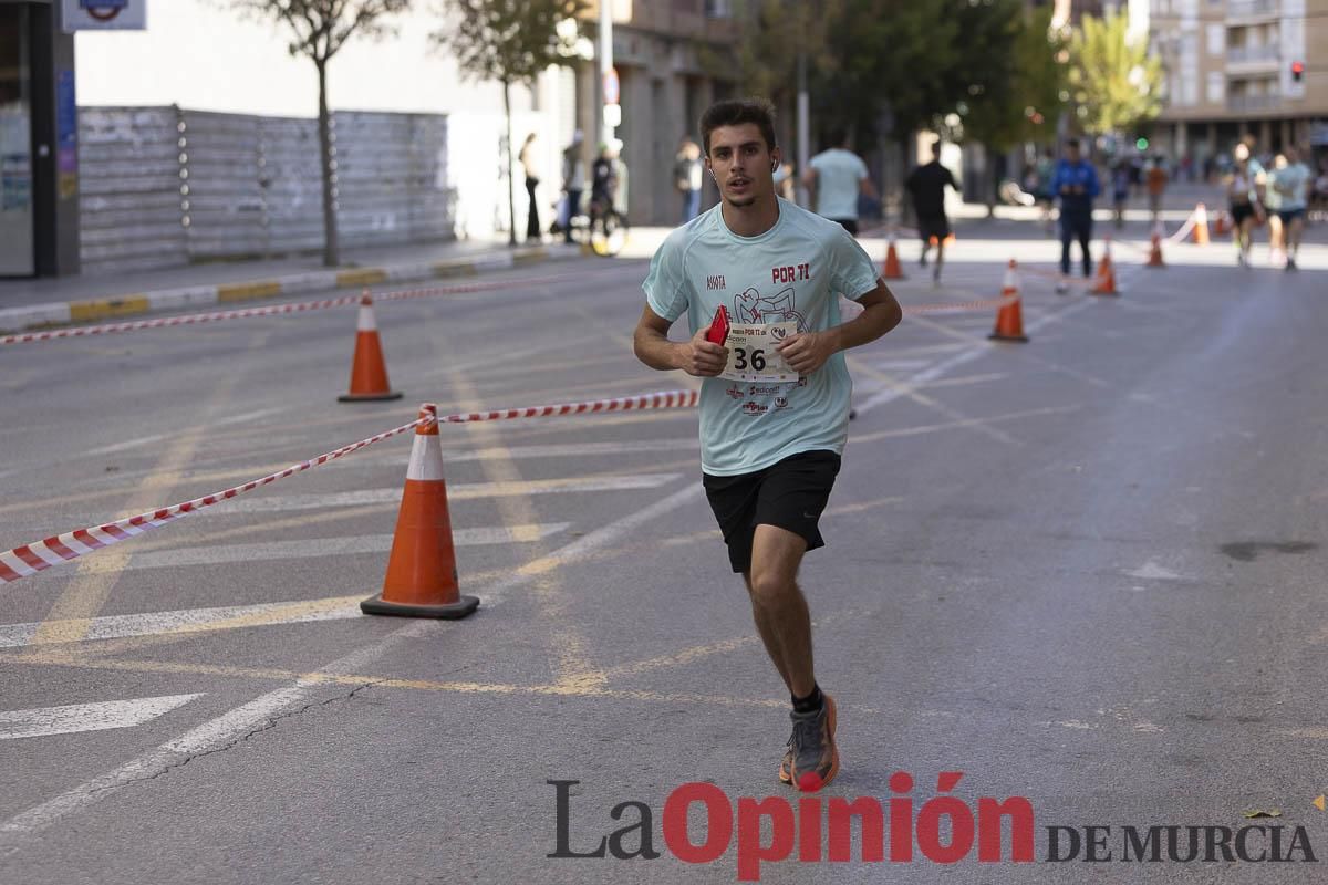 Carrera '10K Assota por ti' en Caravaca (salida y giro primera vuelta)