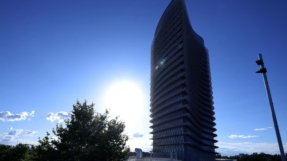 La Torre del Agua de Zaragoza se convertirá en el &quot;faro de la logística mundial&quot; tras 16 años de olvido.