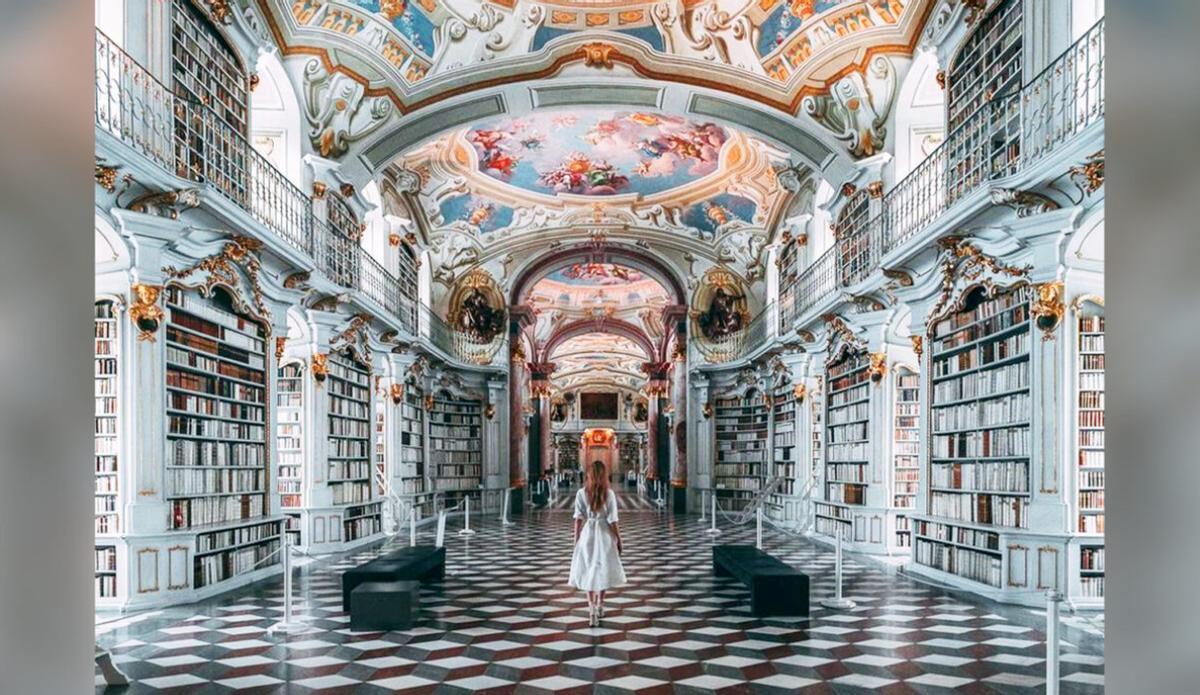 La combinación de arquitectura, arte y literatura convierte este espacio en uno de los más bellos del mundo.