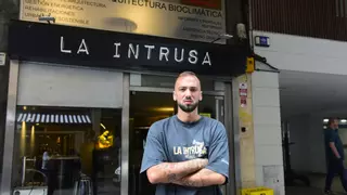 El dueño de La Intrusa anuncia el cierre del local y su candidatura a la Alcaldía de A Coruña