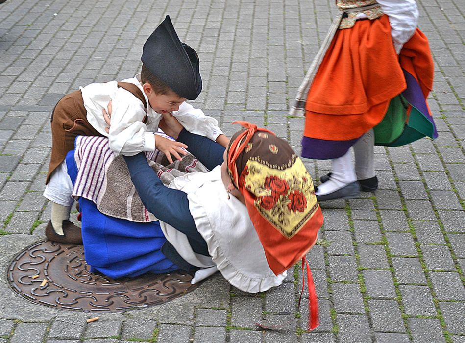 Concursu y Muestra de Traxes Tradicionales en Grado