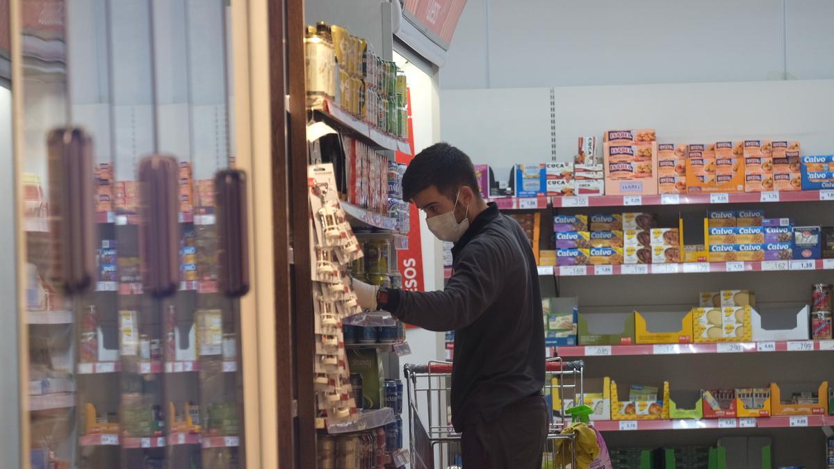 Un bando municipal suaviza las restricciones sanitarias de la pandemia en Elda.