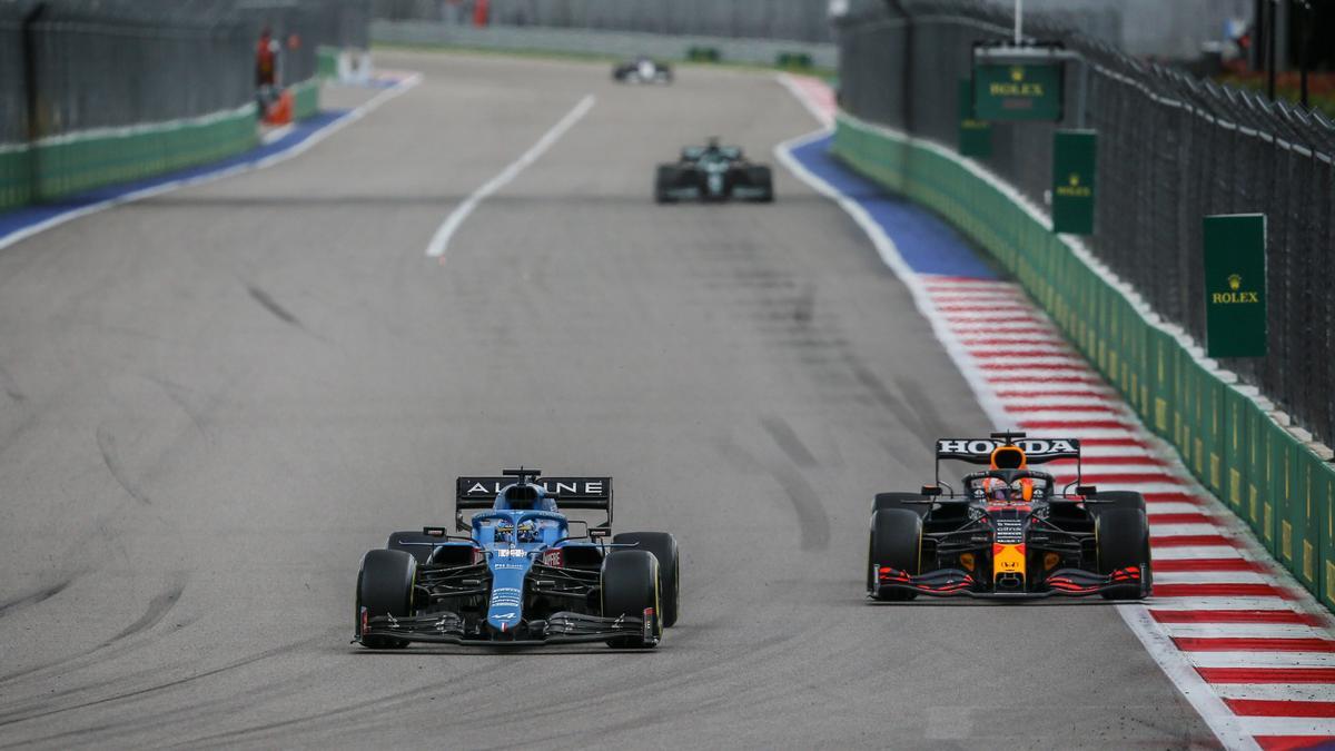 Alonso adelanta a Max Verstappen en Rusia
