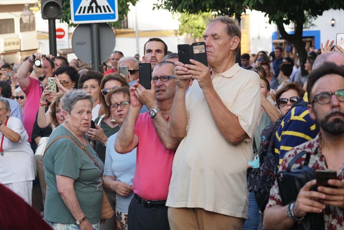 Una procesión con tres pasos para el aniversario del Sagrado Corazón