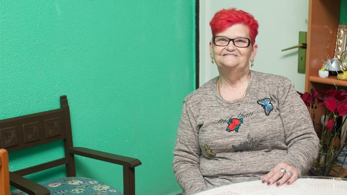 María Arnedo, de 69 años, el miércoles en su casa de Castelldefels.