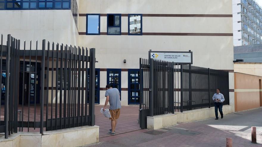 Imagen de la entrada principal al centro de Atención Primaria de Canalejas, ubicado en Las Palmas de Gran Canaria. | | ANDRÉS CRUZ