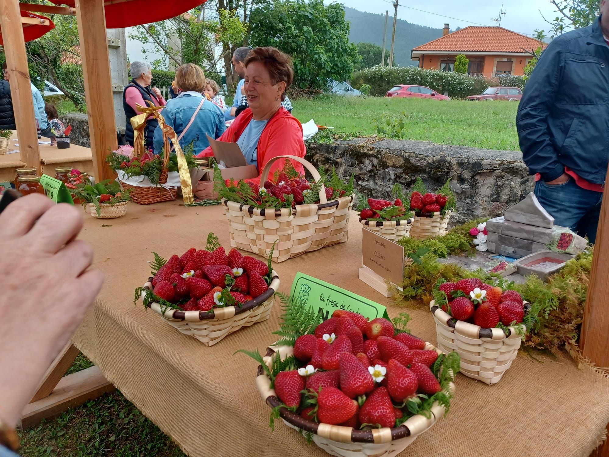 Festival de la Fresa de Candamo: éxito de público y existencias agotadas