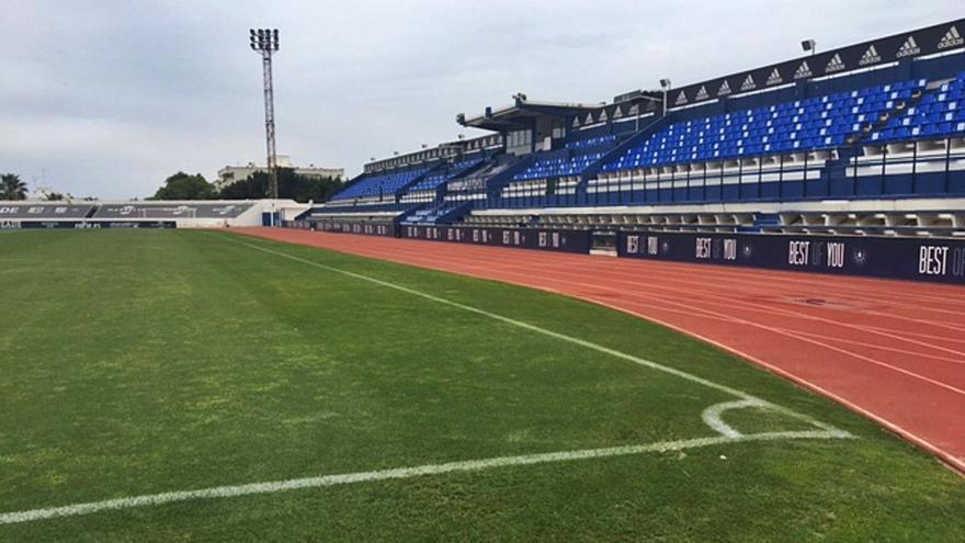 Cierran el Estadio Municipal de Marbella tras los desprendimientos en