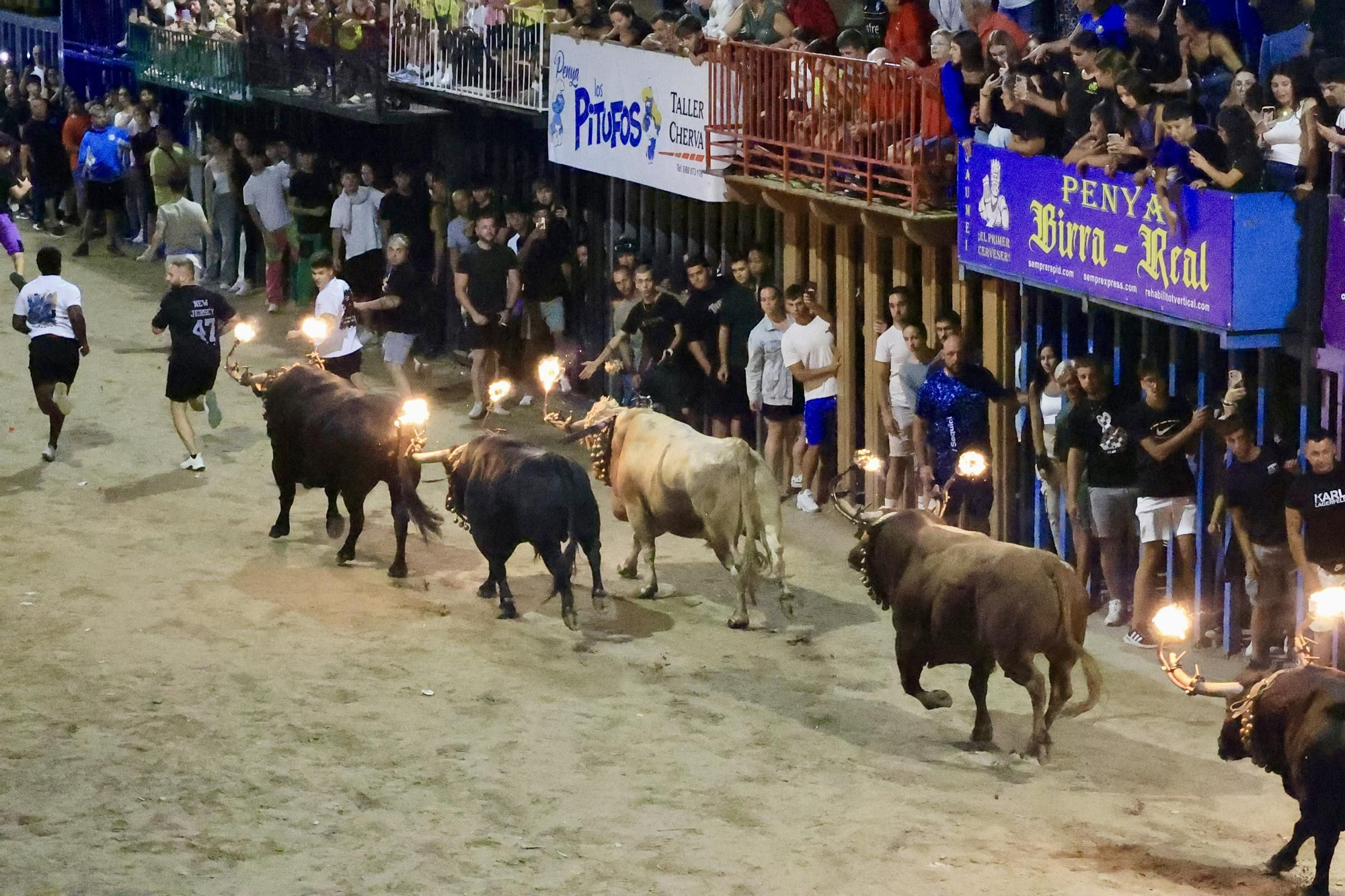Galería de fotos: Vila-real vibra con toros y el encierro de embolados en el miércoles de fiestas