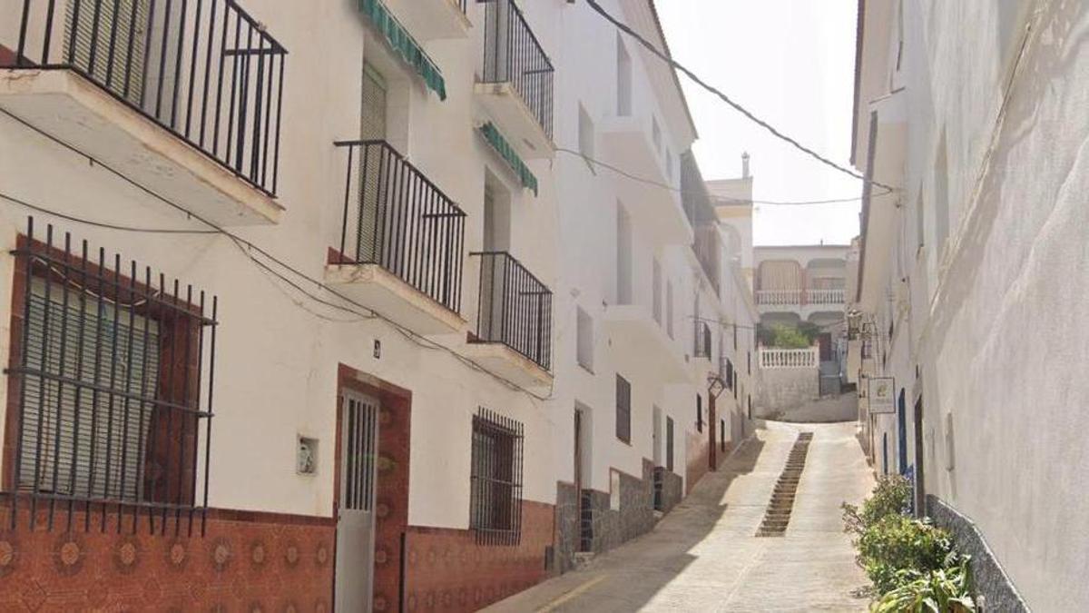 La empinada calle Nueva de Tolox, donde ha ocurrido el accidente.