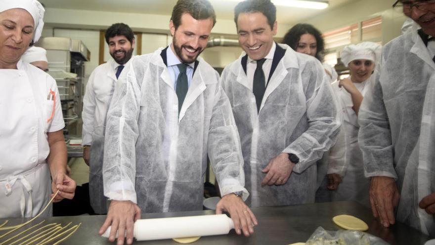 Casado, en las cocinas del instituto de Murcia.