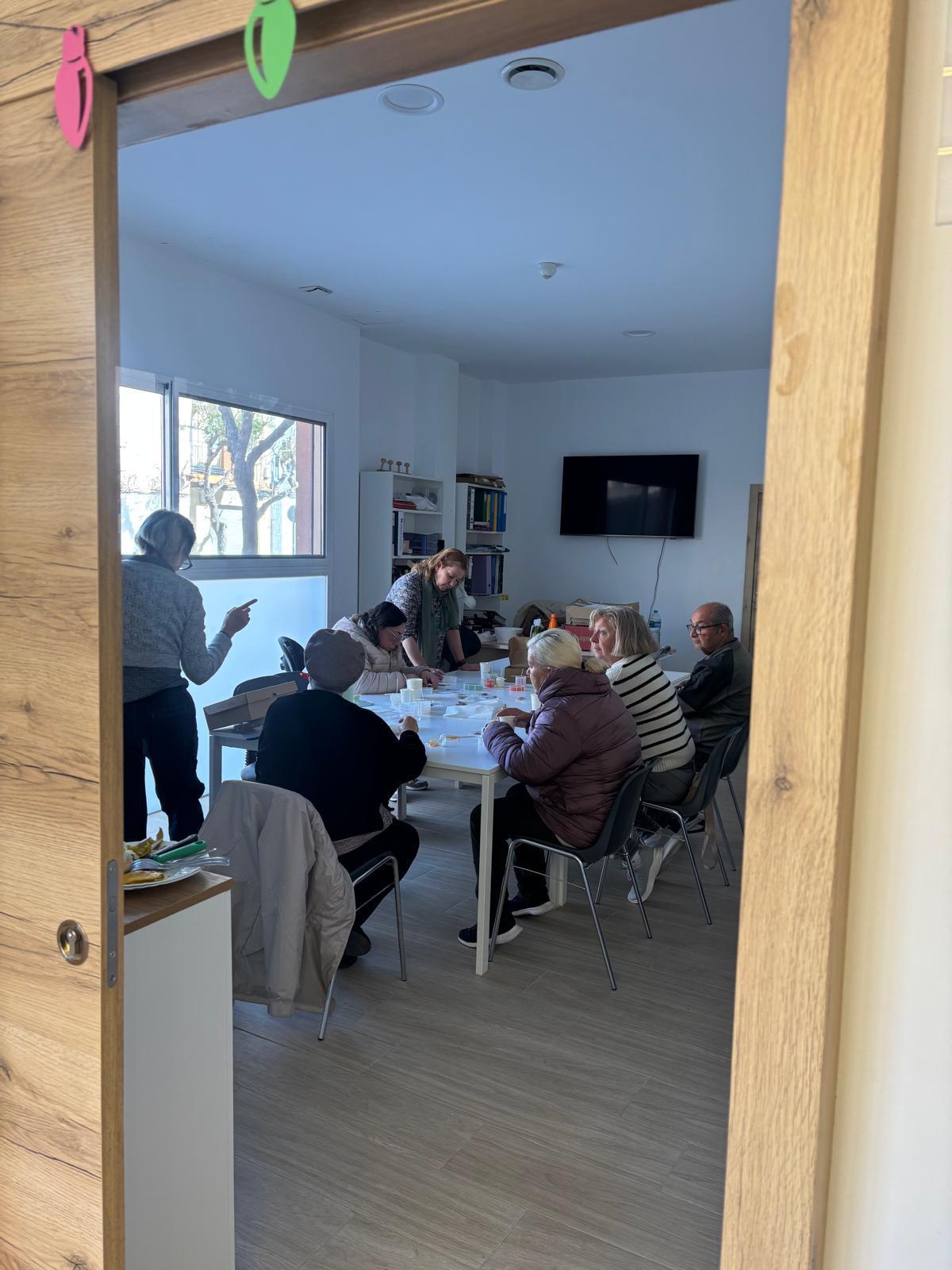 En total, la situación afecta directamente a 98 personas y de forma indirecta a cerca de 196 familiares y allegados.