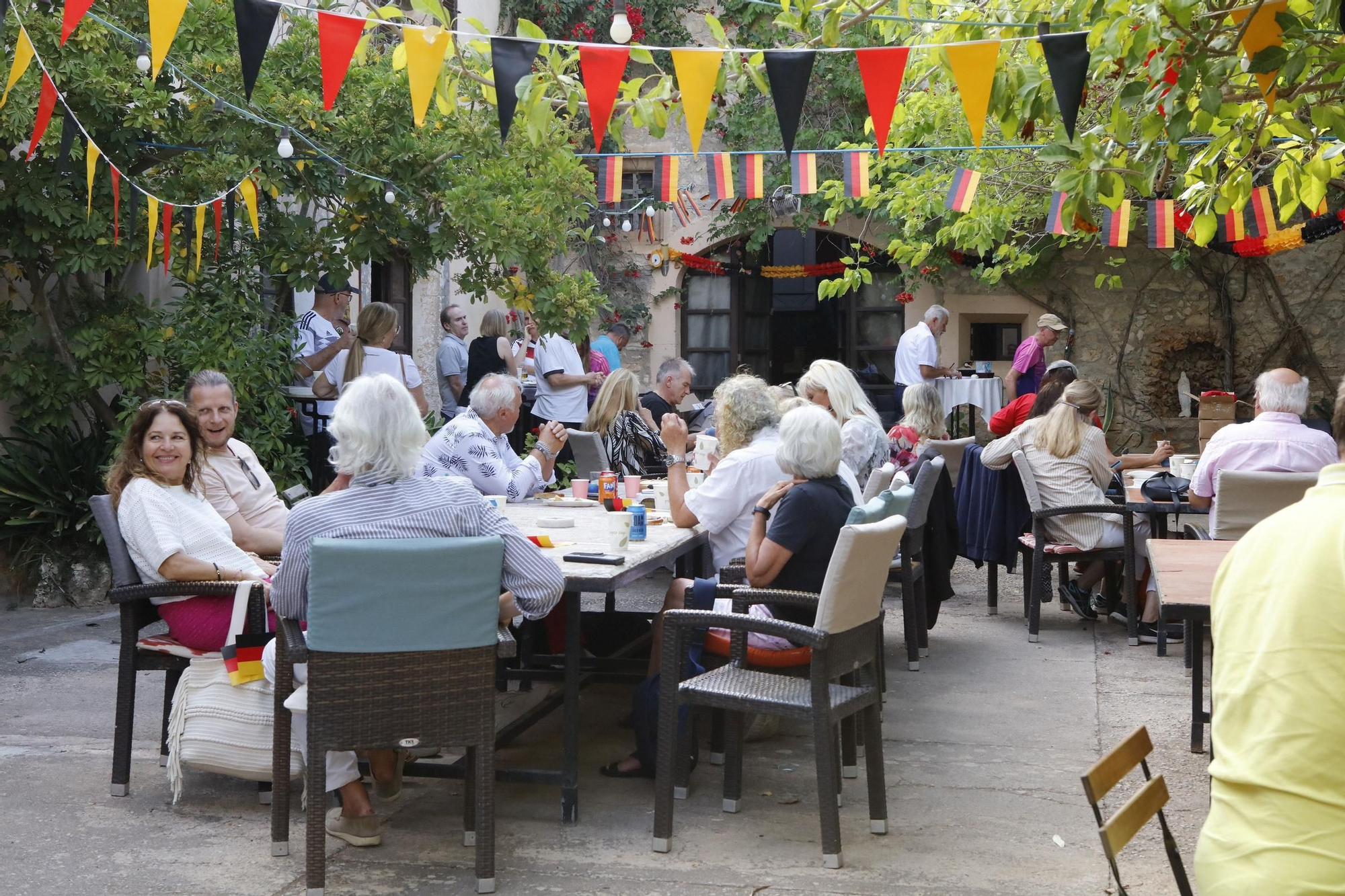 So feierte die deutsche Community auf Mallorca auf der Kulturfinca die EM-Eröffnung