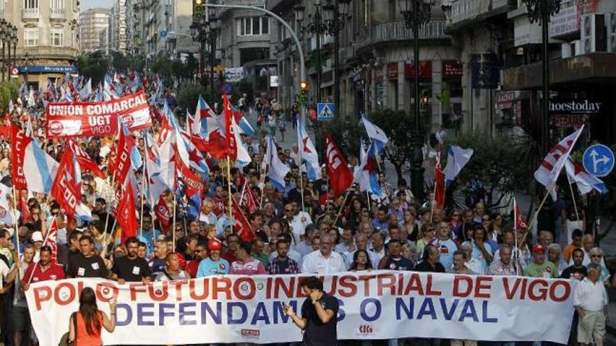 Manifestación en defensa del naval que recorrió las calles de Vigo la semana pasada.  // José Lores