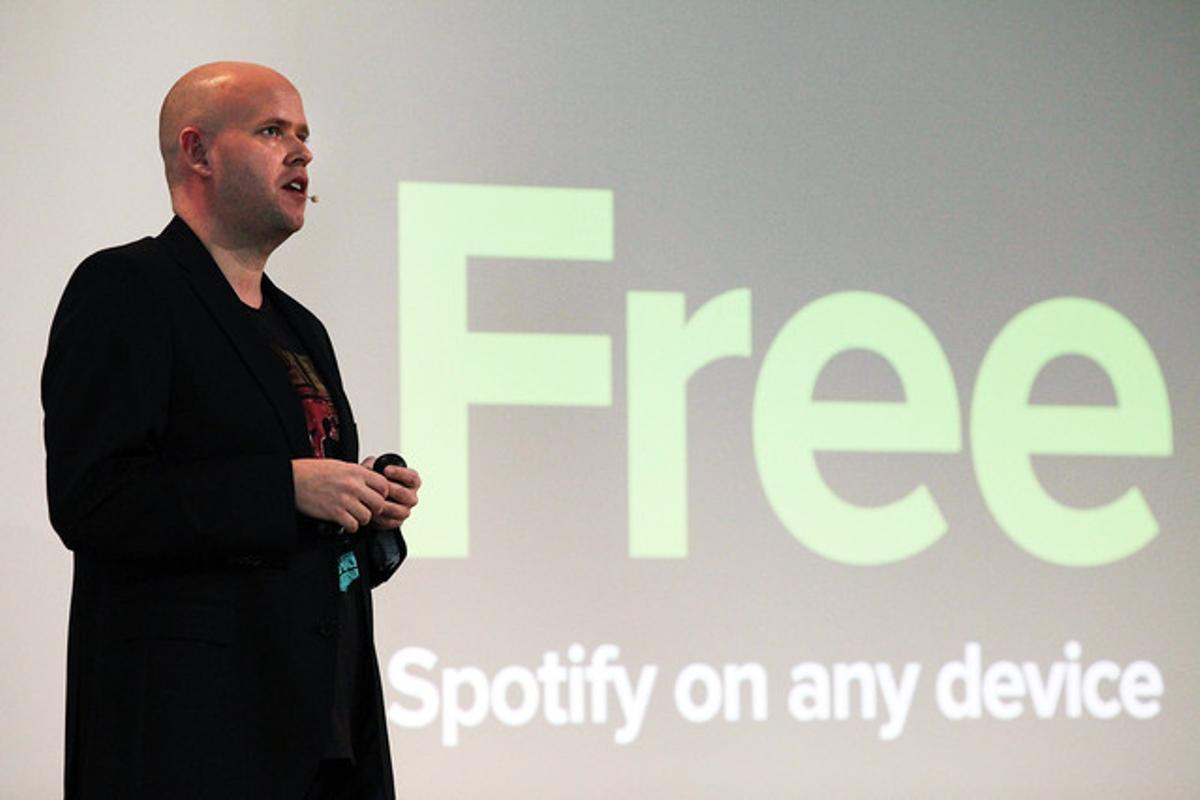 El responsable de Spotify Daniel Ek anuncia la gratuïtat del servei també per a tauletes i mòbils. El responsable de Spotify Daniel Ek anuncia la gratuïtat del servei també per a tauletes i mòbils.