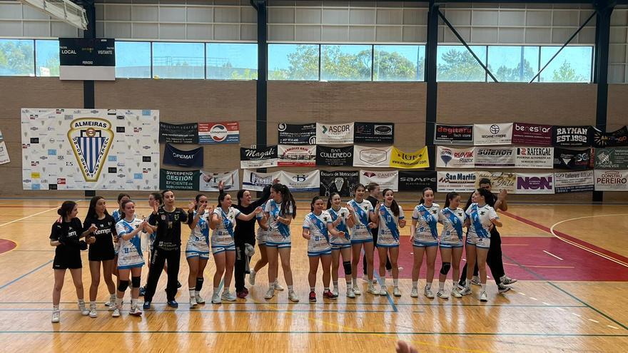 El Cangas cadete de balonmano, en la cima de Galicia