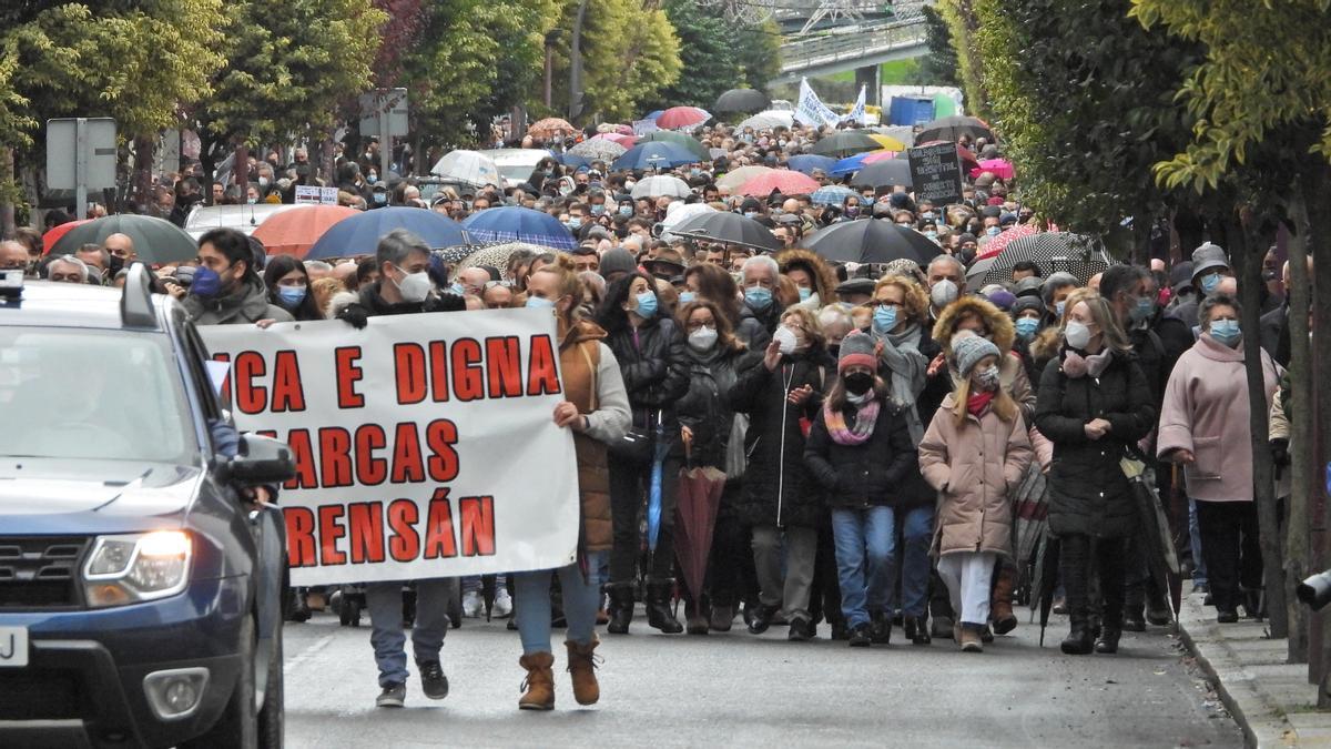 La manifestación partió de Viloira al hospital de O Barco. // F. CASANOVA