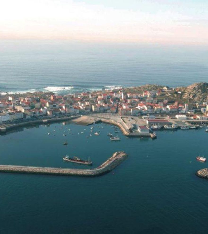 El pueblo costero en el corazón de Costa da Morte que pocos conocen: un santuario sobre el mar y una cascada preciosa