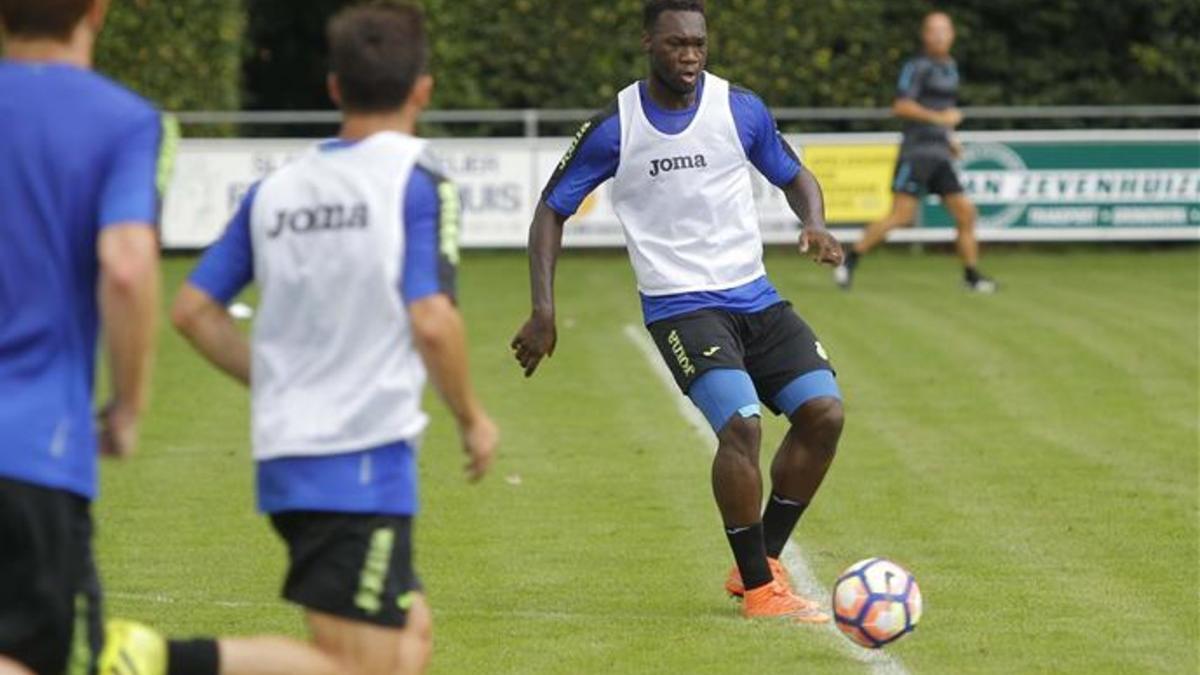 Felipe Caicedo, drante el entrenamiento de este viernes en Apeldoorn