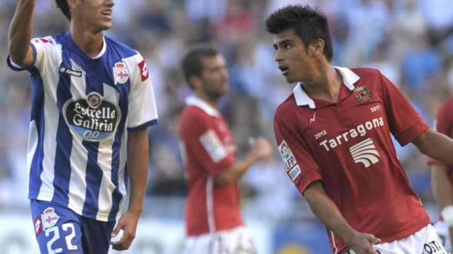 Salomão celebra el tanto que anotó ante el Nástic de Tarragona. / fran martínez