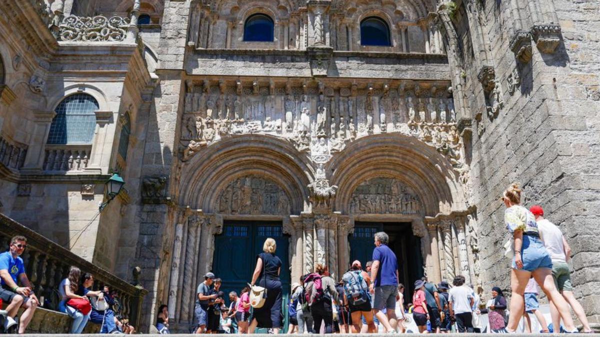 Casi 300.000 peregrinos y turistas llenan Santiago antes de las fiestas del Apóstol