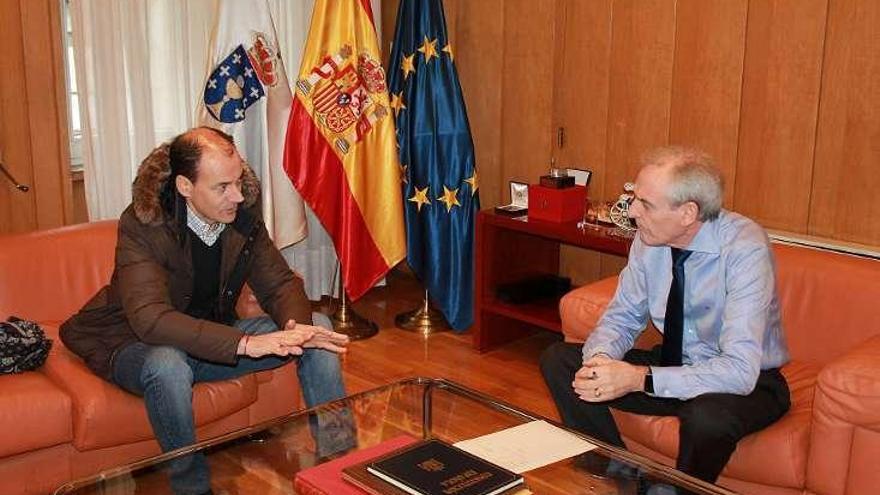 Xan Jardón y Roberto Castro, ayer, en la reunión. // FdV