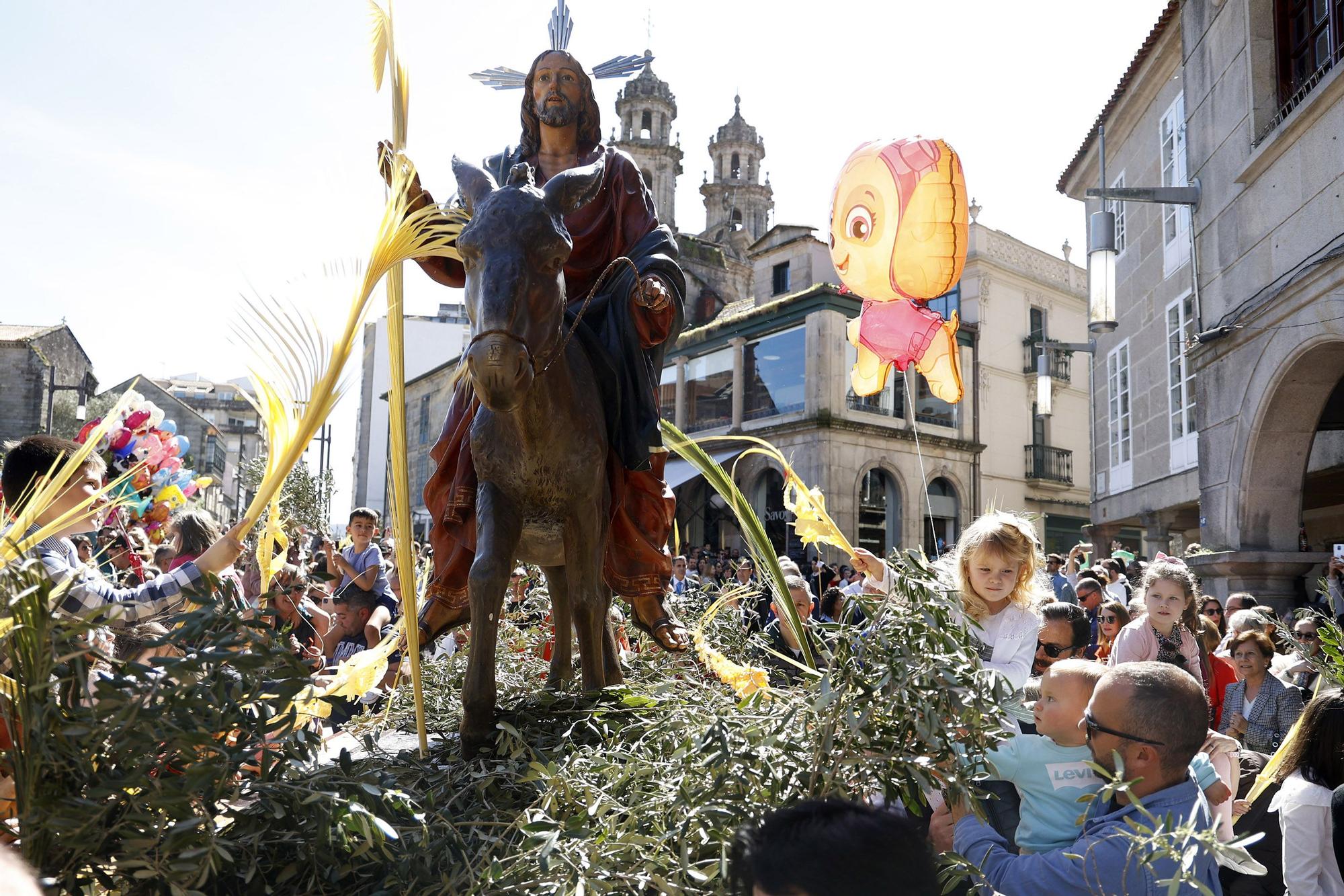 Devoción familiar en la burrita de Pontevedra