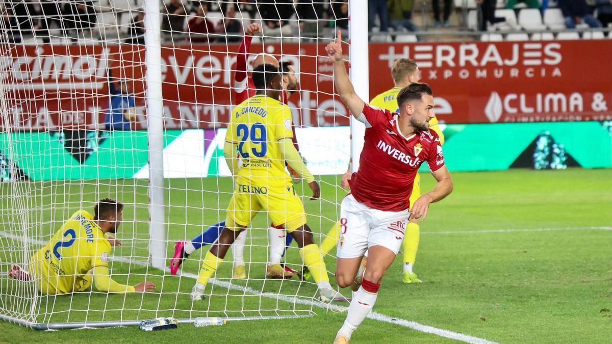 Schalk celebrando el primer gol ante el Cádiz