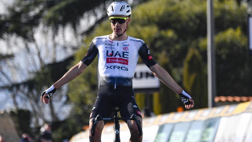 Ayuso entra victorioso en el Faun Drome Classic 2025