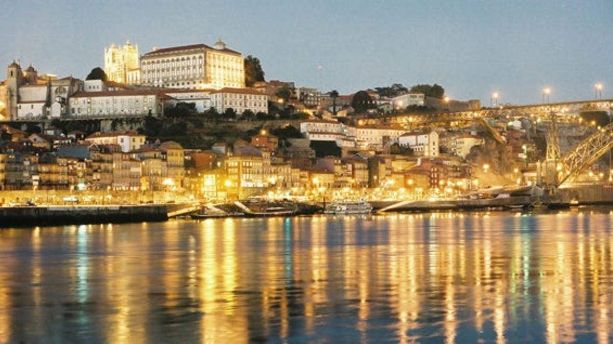 Ribeira de noche.