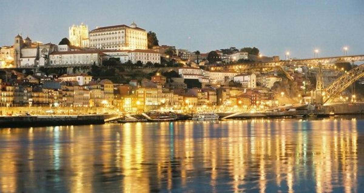 Ribeira de noche.