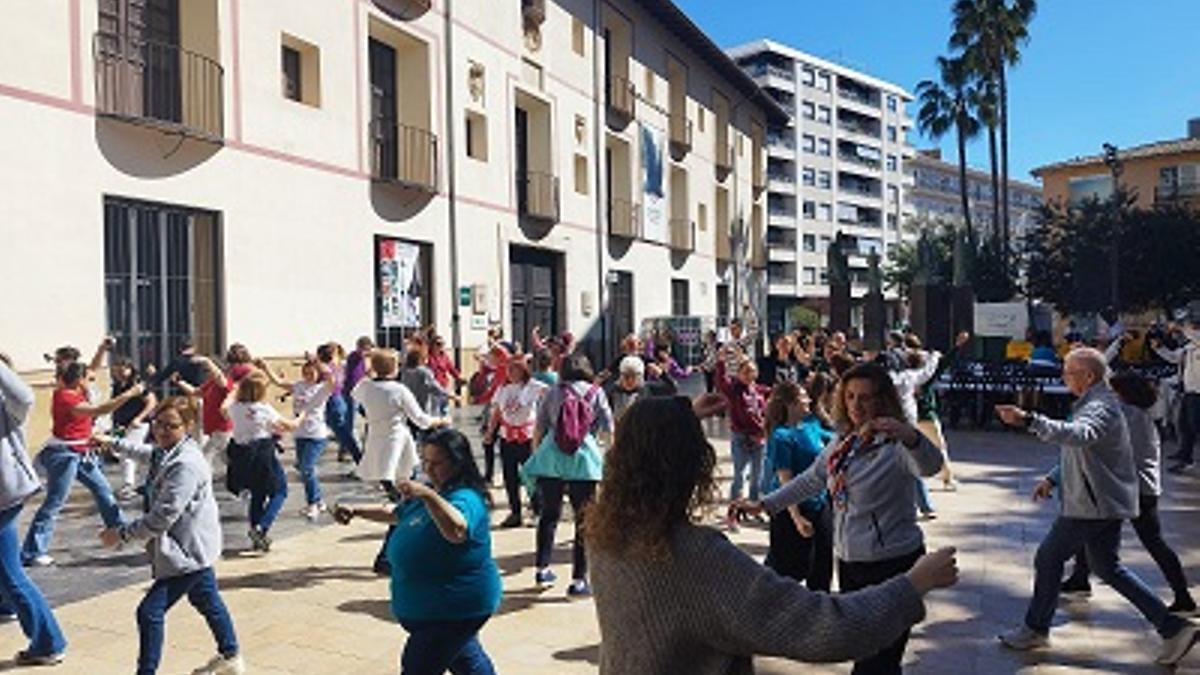 El Sarau Popular va centrar les activitat de la jornada solidària