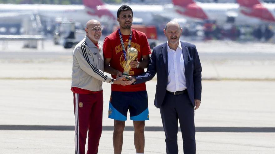 La Selección aterriza en Madrid tras proclamarse como campeona en el Mundial