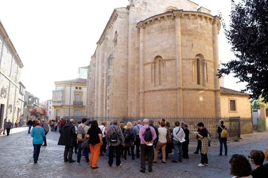 Turistas en Zamora antes de Los Santos