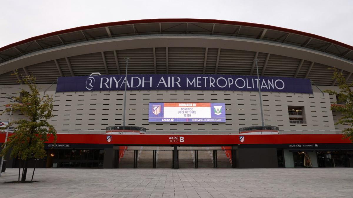 La espectacular foto de la primera plantilla del Atlético de Madrid con un invitado especial