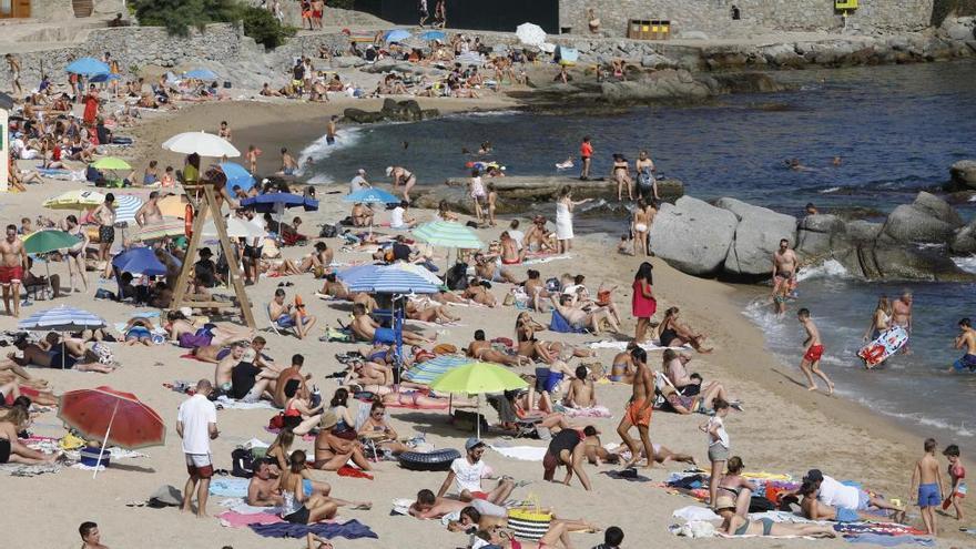 La platja de Calella de Palafrugell, un dels espais afectats per la nova mesura